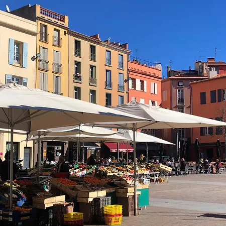 Au Pied Du Palais * Perpignan
